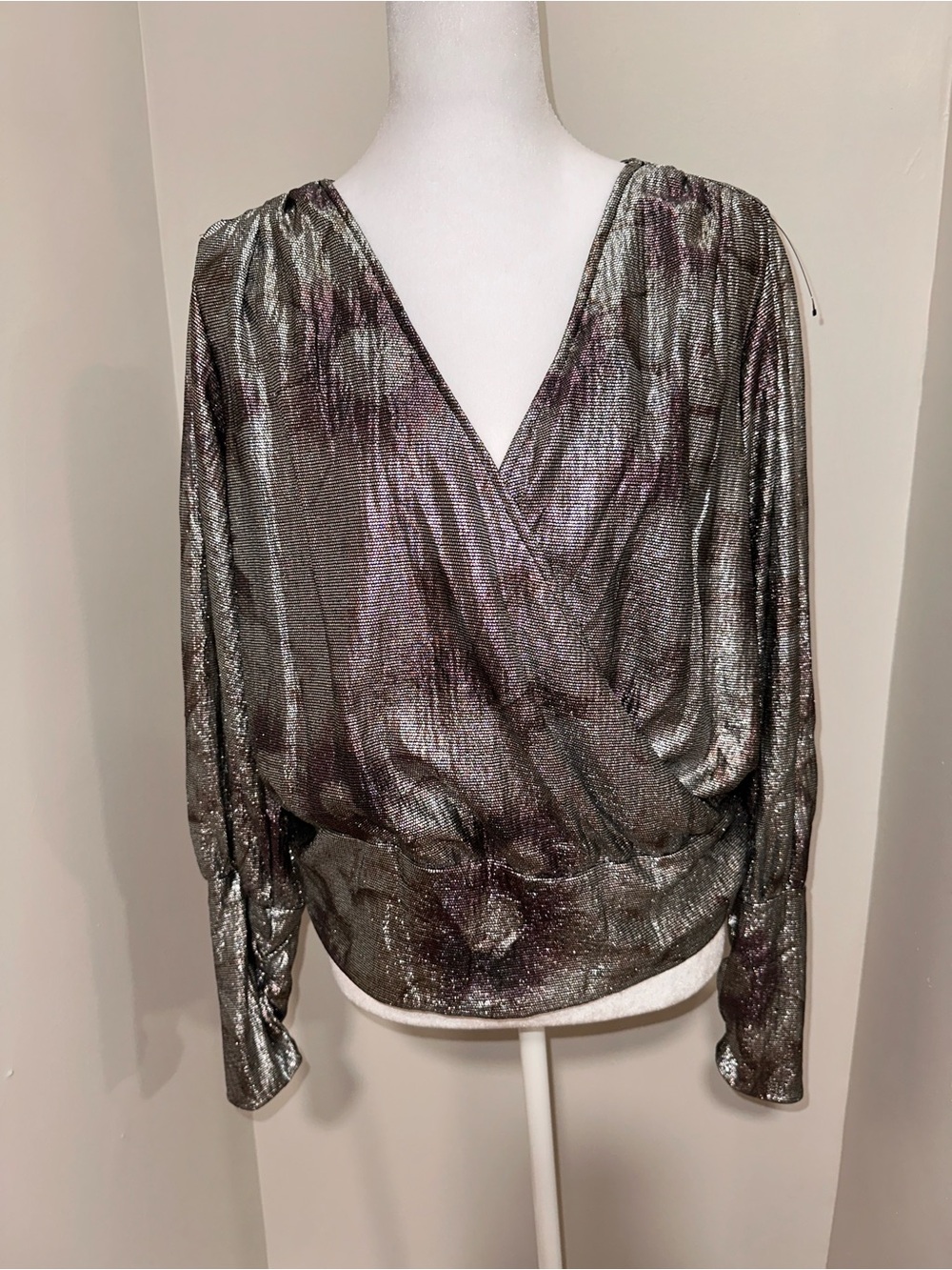 Maison D’Amelie V-Neck Silver Floral Top Size L